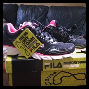 FILA Woman’s Running Sneaker size 6 1/2